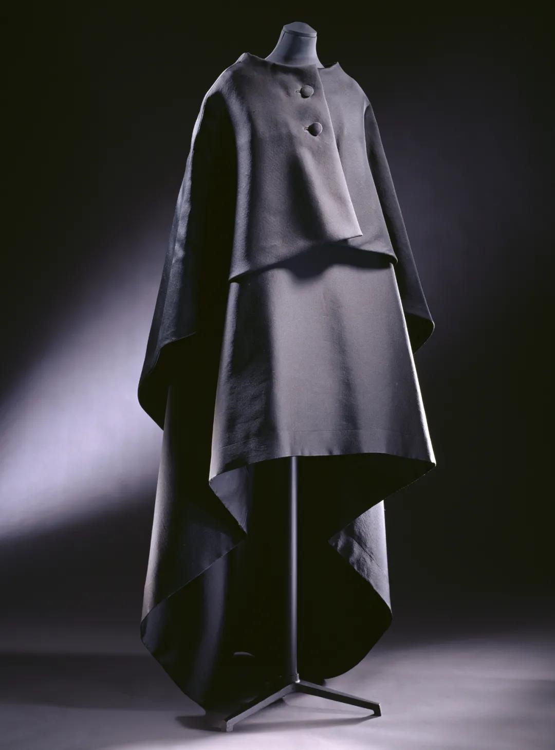 Cristóbal Balenciaga. Fashion and Heritage – Conversations - Exhibiting  Fashion