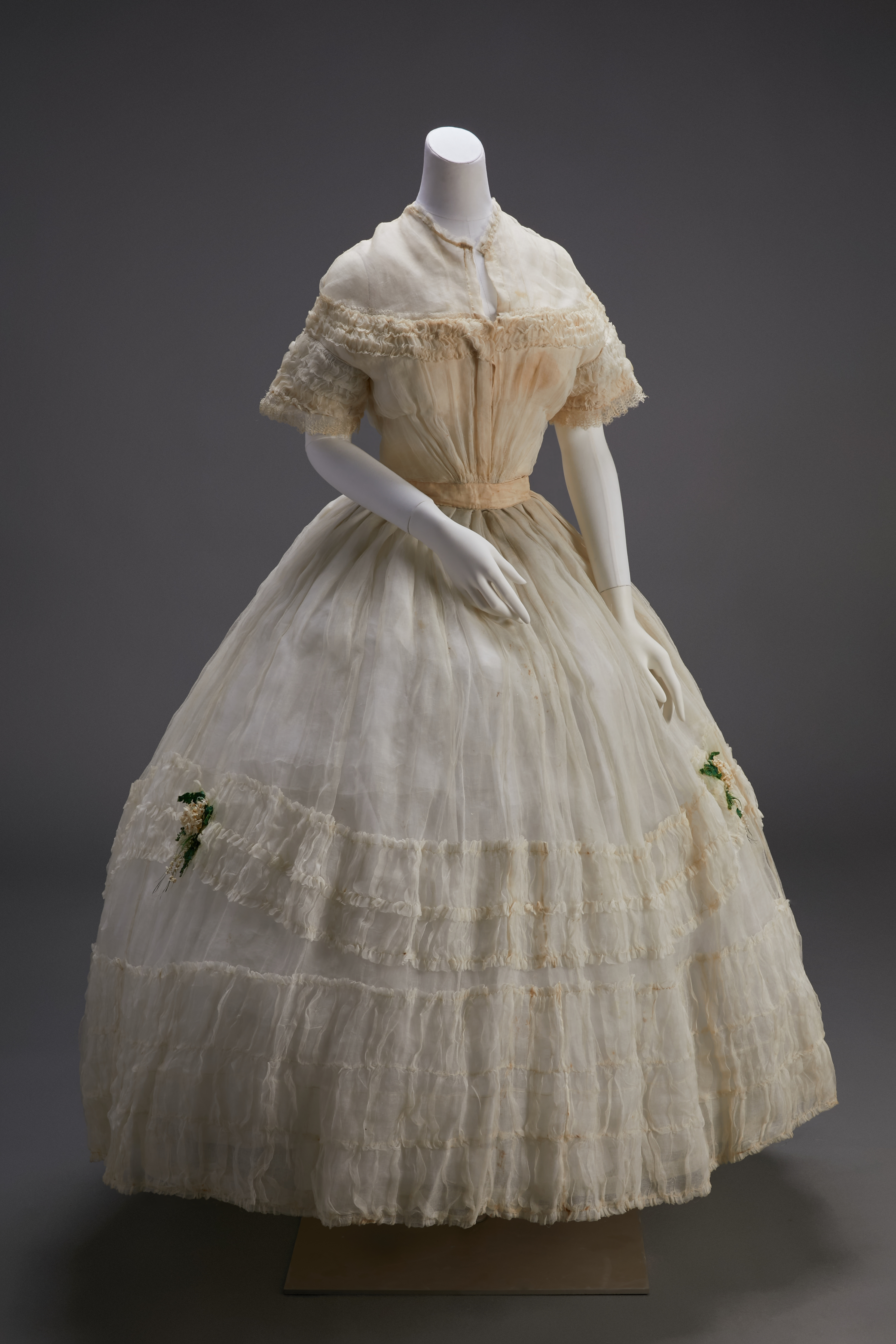 wedding dresses from 1800’s